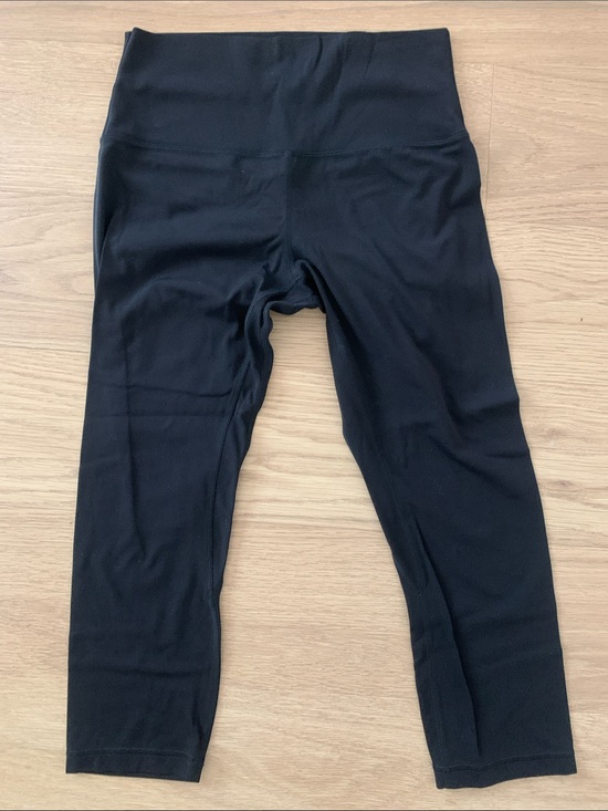 lululemon athletica Pants - NWOT lululemon athletica Black High-Rise Capri Leggings
